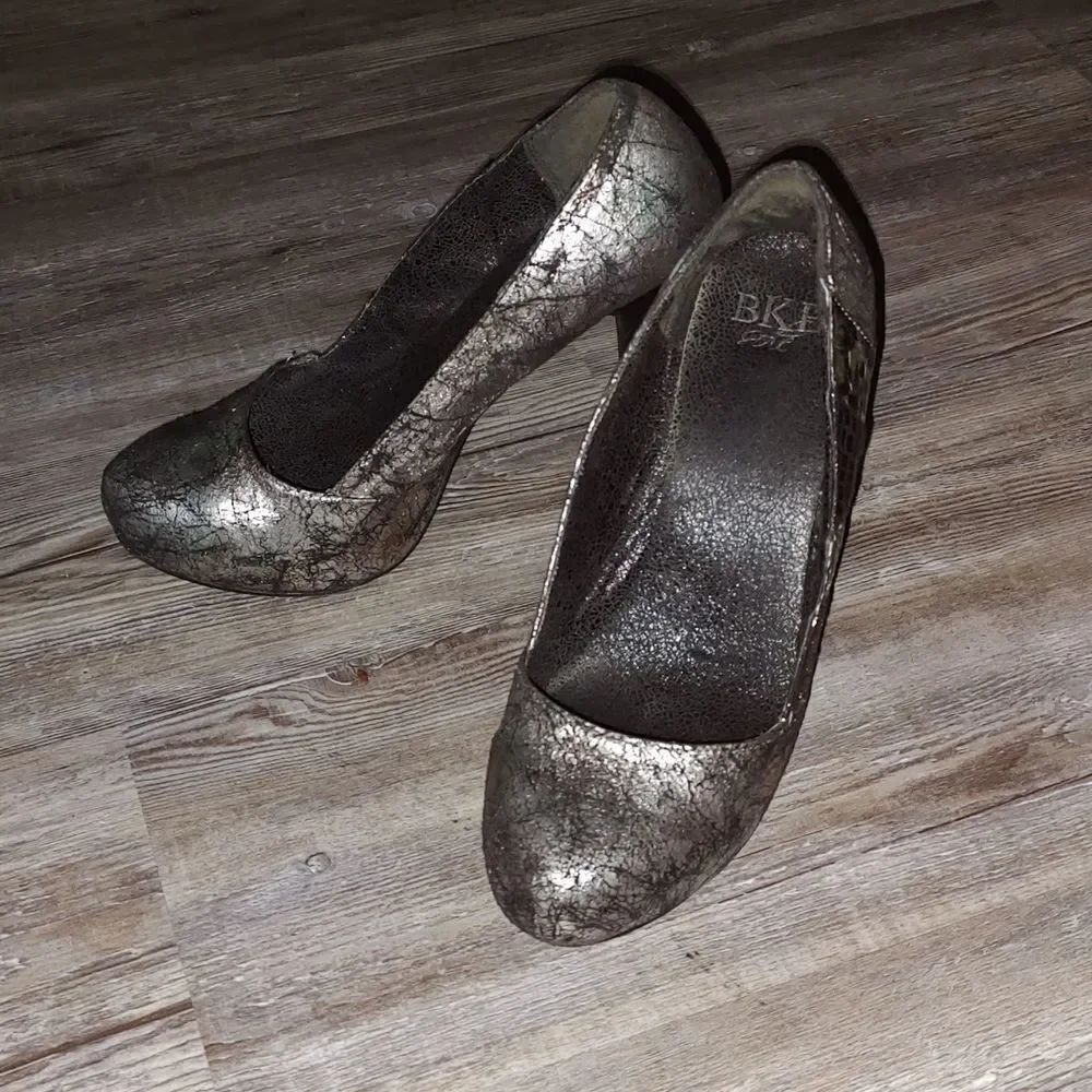 BKE Sole black silver heels
